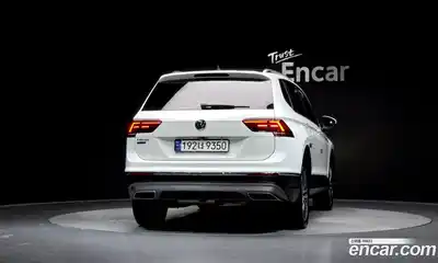 Volkswagen Tiguan 2018 2.0 гидро в Москве № 750035, миниатюра 4