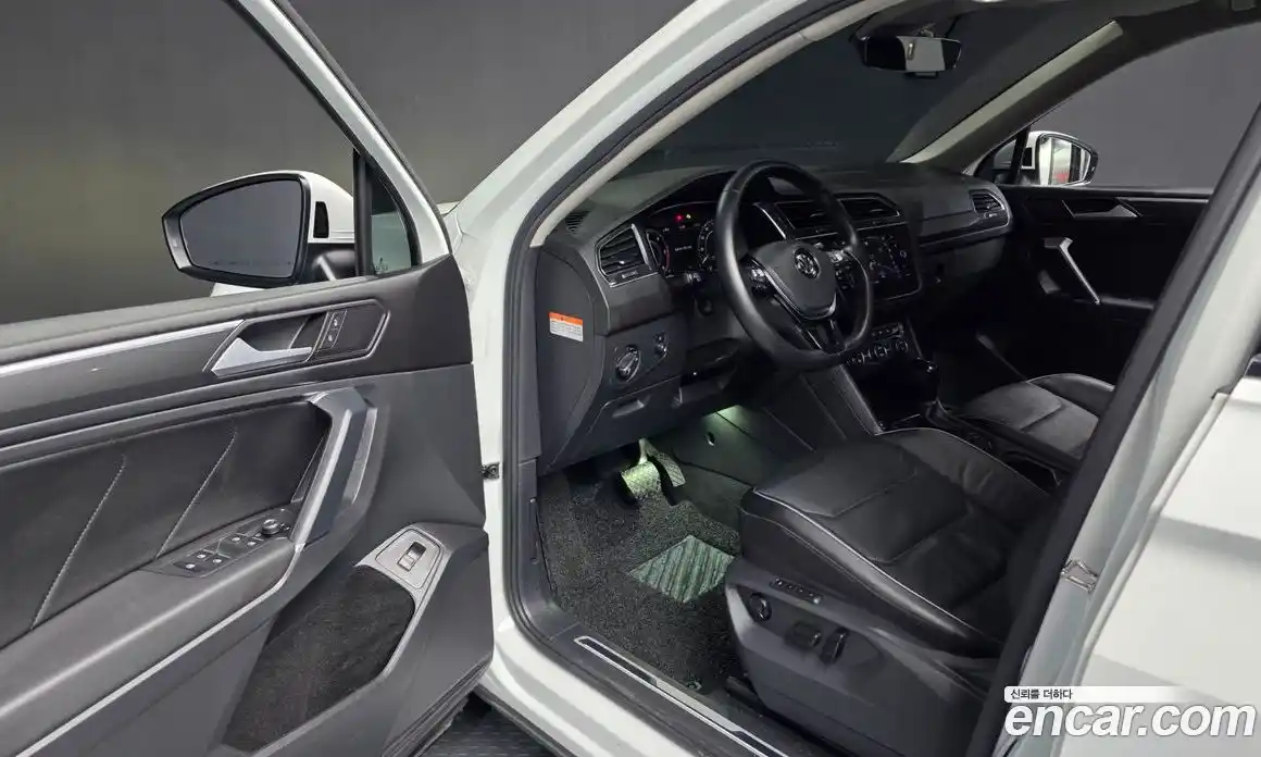 Volkswagen Tiguan 2018 2.0 гидро в Москве № 750035, фото 10