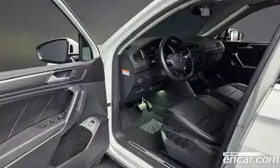 Volkswagen Tiguan 2018 2.0 гидро в Москве № 750035, миниатюра 10