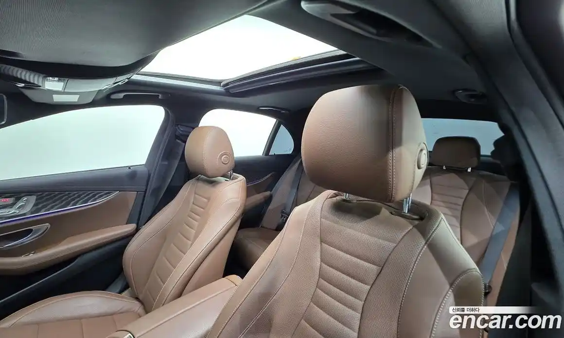 Mercedes-Benz E-Class 2022 2.0 гидро, фото 12