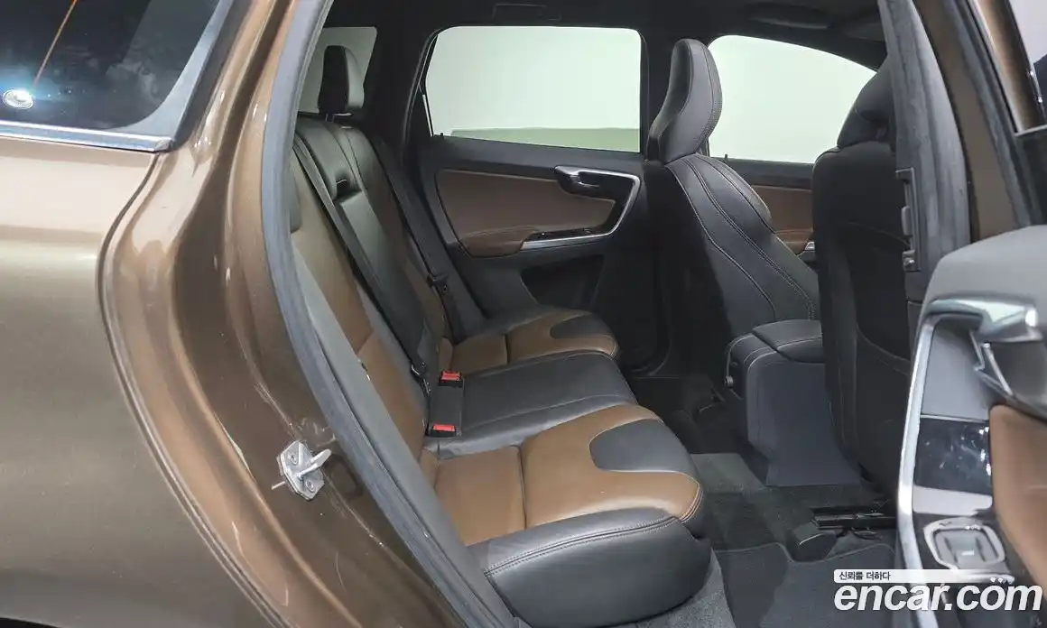 Volvo XC60 2016 2.4 гидро в Москве № 802015, фото 12