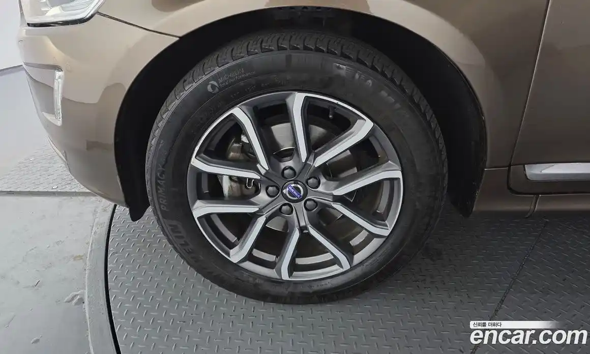 Volvo XC60 2016 2.4 гидро в Москве № 802015, фото 5