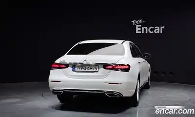 Mercedes-Benz E-Class 2022 2.0 гидро, миниатюра 4