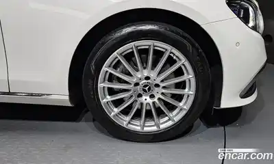 Mercedes-Benz E-Class 2022 2.0 гидро, миниатюра 5