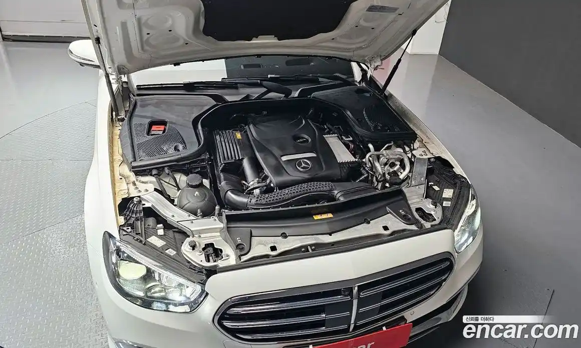 Mercedes-Benz E-Class 2022 2.0 гидро, фото 6