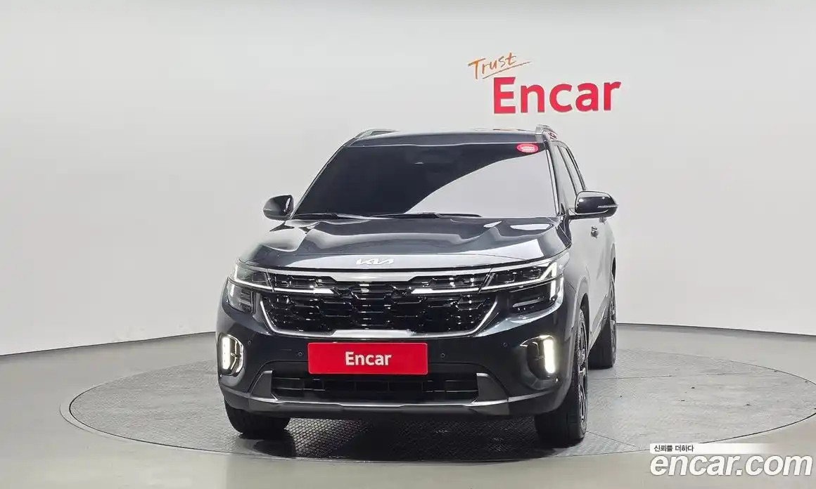 Kia Seltos 2024 1.6 Автомат в Москве № 1002807, фото 3