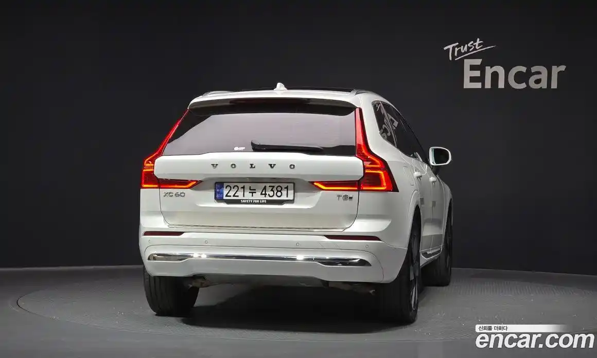 Volvo XC60 2025 2.0 гидро в Москве № 1008558, фото 4
