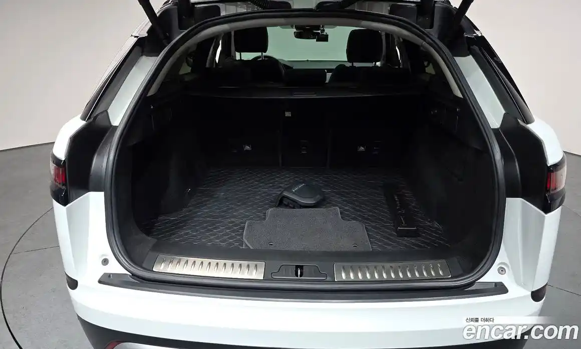 Land Rover Range-Rover Velar 2019 2.0 гидро в Москве № 1013435, фото 20