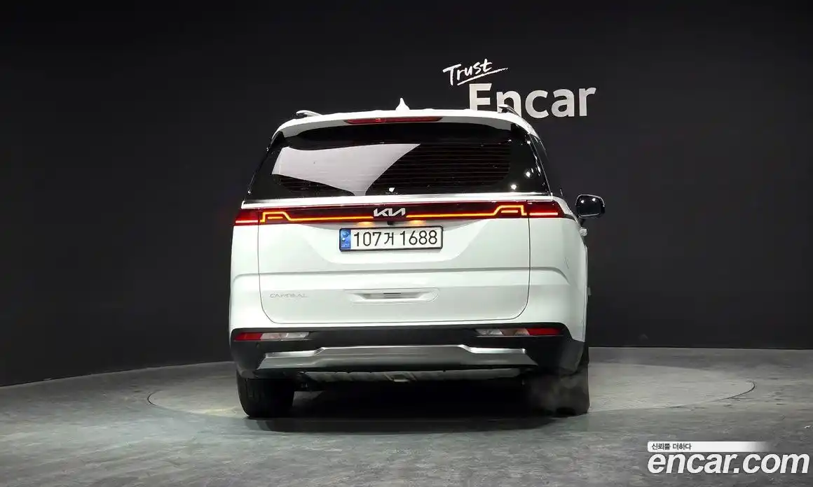 Kia Canival 2023 3.5 гидро в Москве № 133100, фото 4