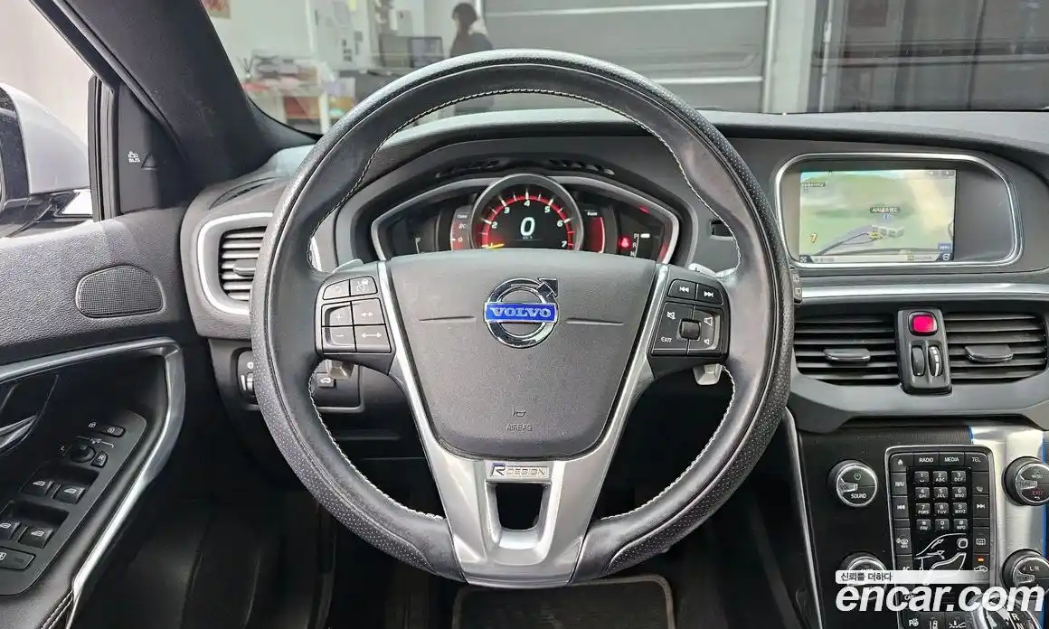 Volvo V40 2014 2.0 гидро в Москве № 164415, фото 14