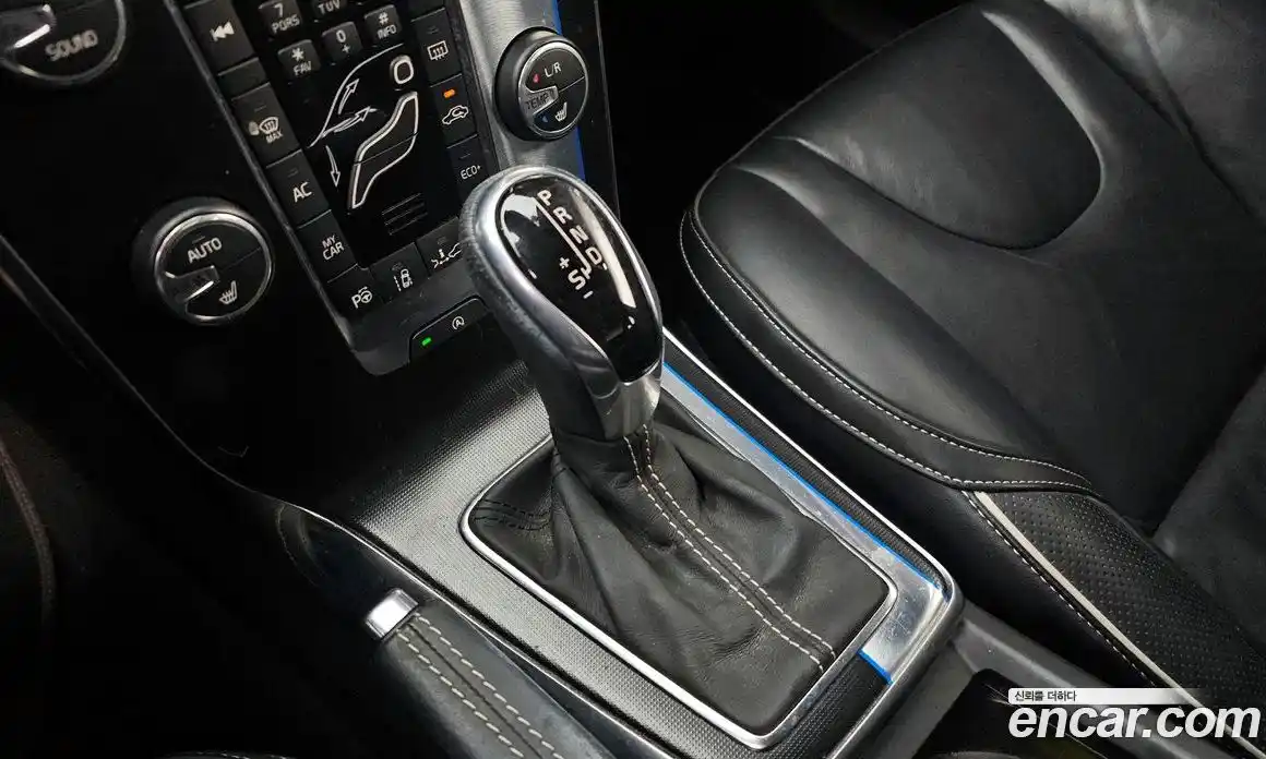 Volvo V40 2014 2.0 гидро в Москве № 164415, фото 9