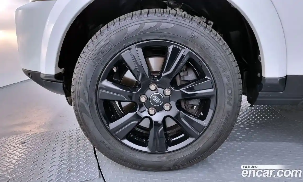 Land Rover Discovery 2016 3.0 гидро в Москве № 166475, фото 5