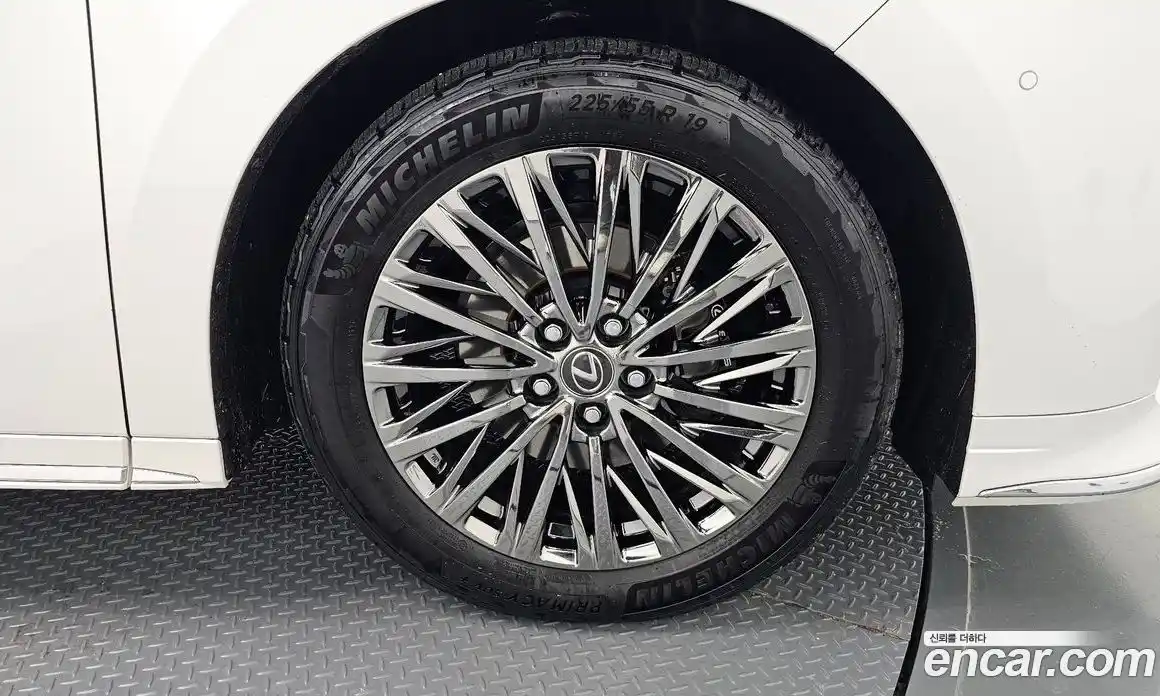 Lexus LM 2024 2.5 гидро в Москве № 167980, фото 5