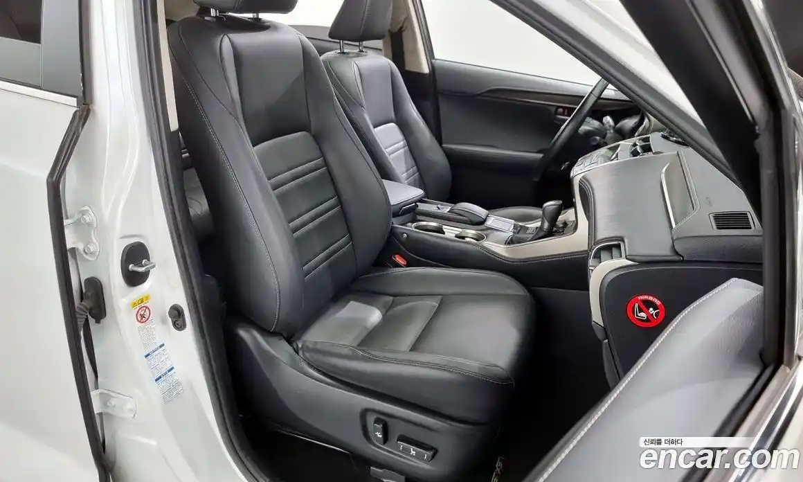 Lexus NX 2017 2.5 гидро в Москве № 168232, фото 12