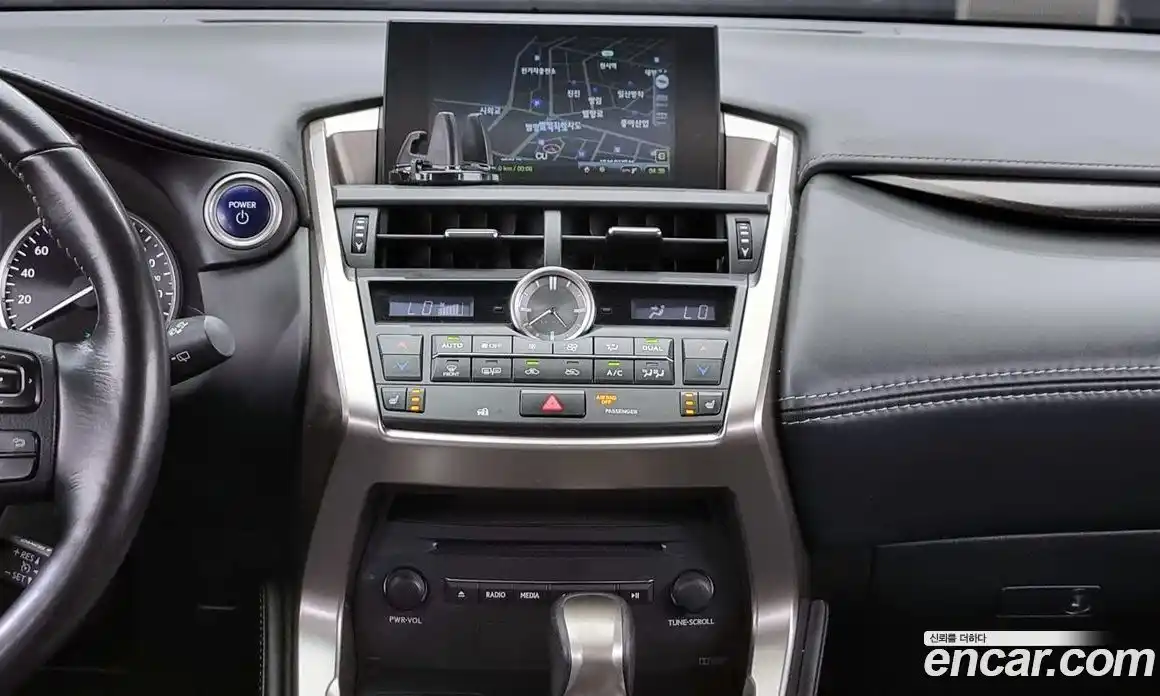 Lexus NX 2017 2.5 гидро в Москве № 168232, фото 19