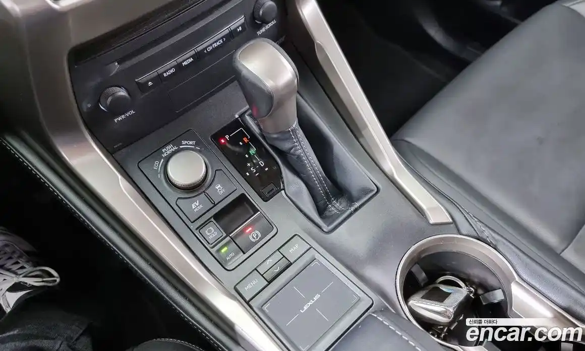 Lexus NX 2017 2.5 гидро в Москве № 168232, фото 9