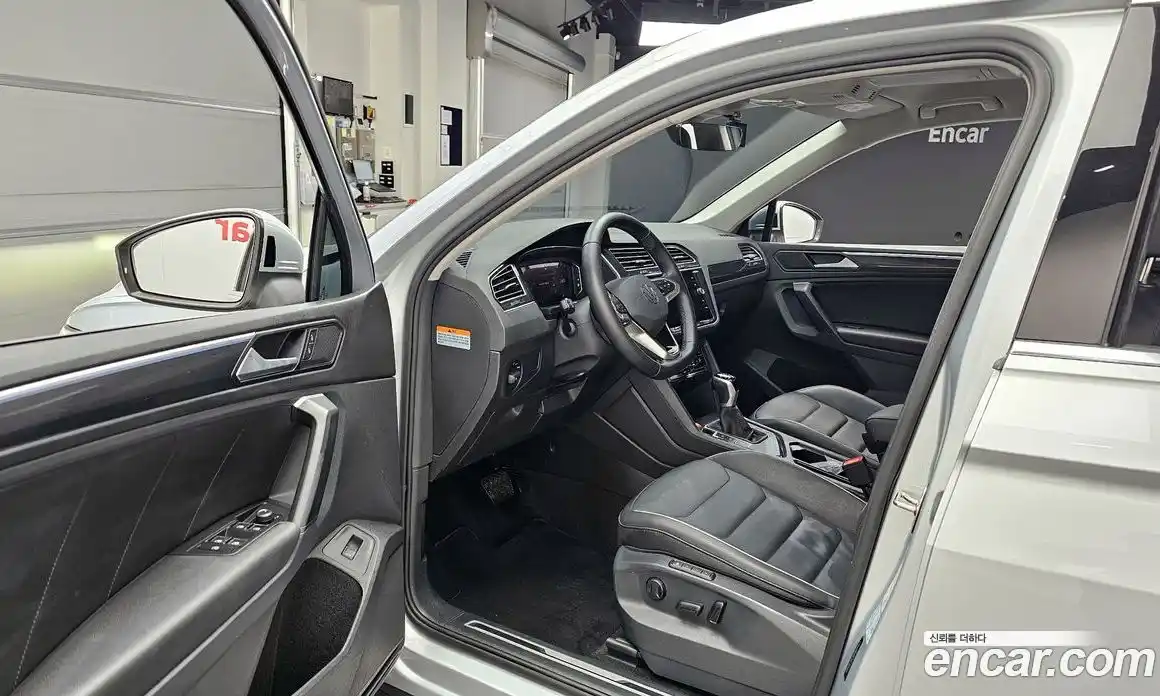Volkswagen Tiguan 2022 2.0 гидро в Москве № 168685, фото 10