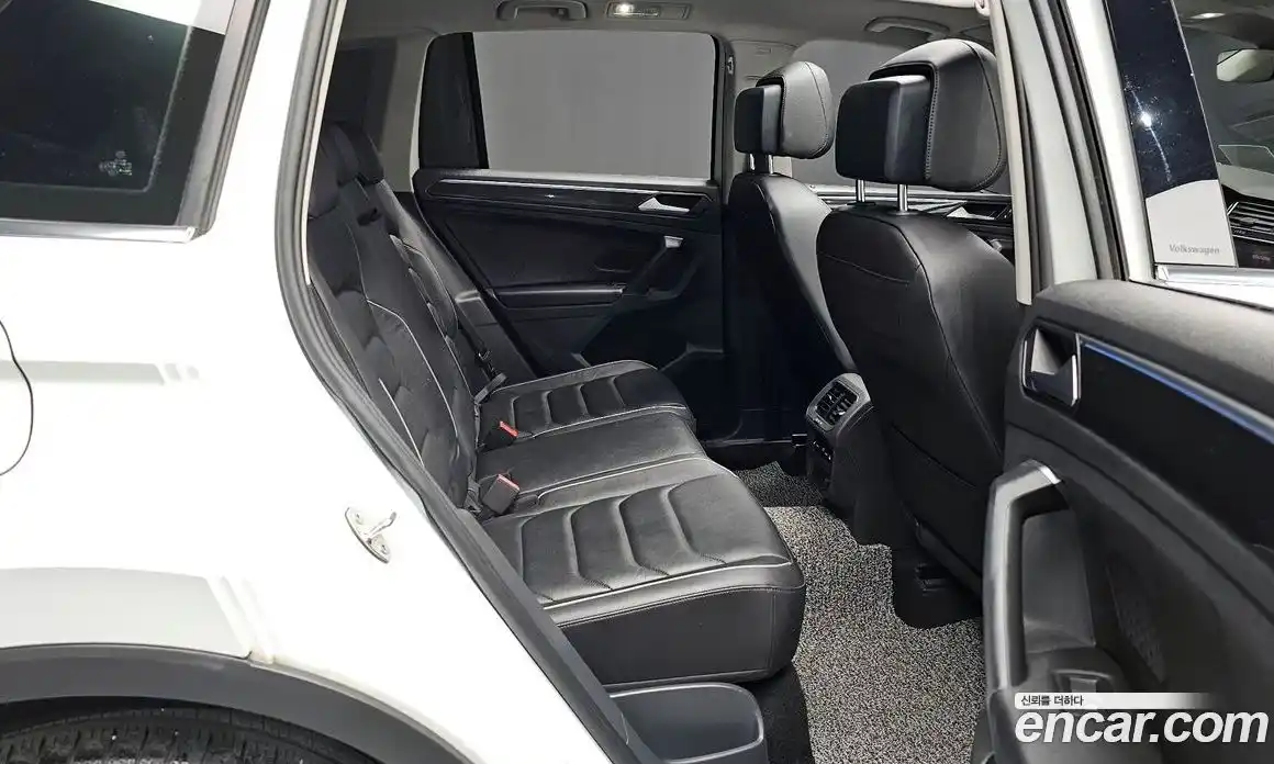 Volkswagen Tiguan 2021 2.0 гидро в Москве № 169055, фото 12
