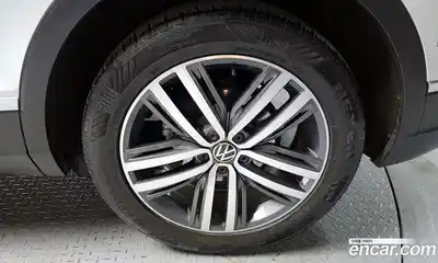 Volkswagen Tiguan 2021 2.0 гидро в Москве № 169055, миниатюра 5