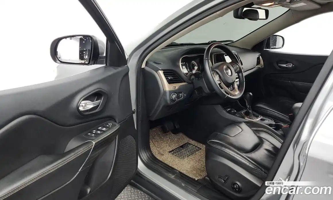 Jeep Cherokee 2016 2.2 гидро в Москве № 169900, фото 10