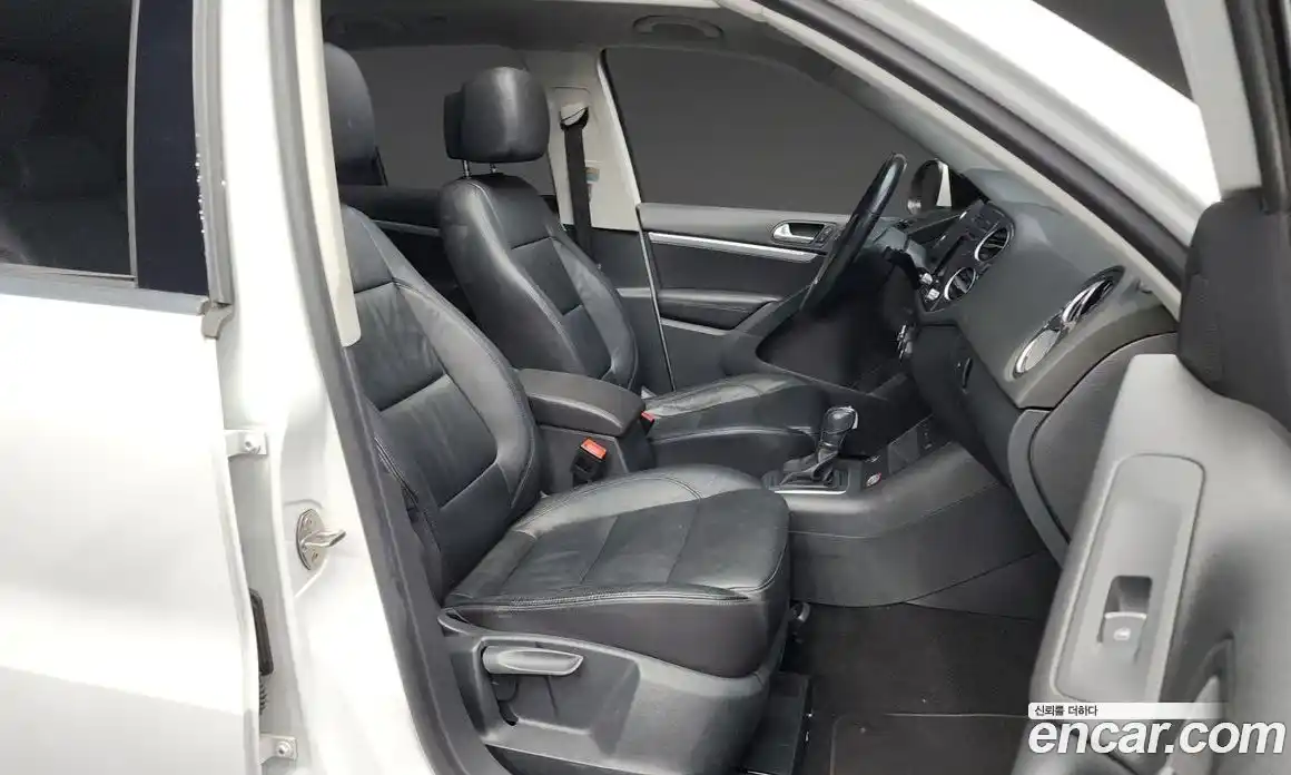Volkswagen Tiguan 2015 2.0 гидро в Москве № 187082, фото 11