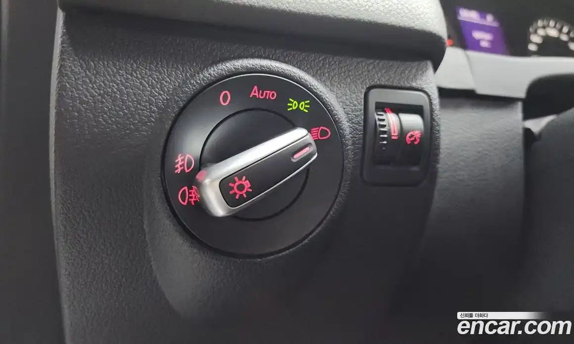 Volkswagen Tiguan 2015 2.0 гидро в Москве № 187082, фото 19