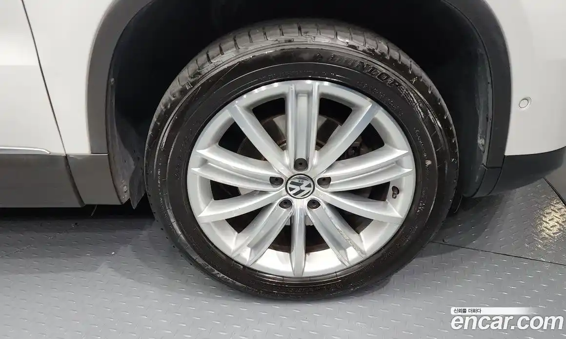 Volkswagen Tiguan 2015 2.0 гидро в Москве № 187082, фото 5