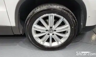 Volkswagen Tiguan 2015 2.0 гидро в Москве № 187082, миниатюра 5