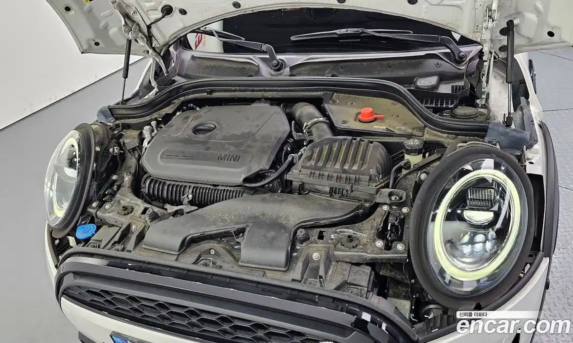 Mini Cooper Convertible 2024 2.0 гидро в Москве № 188313, фото 6
