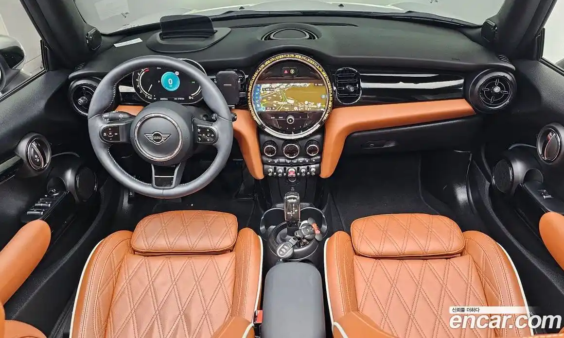 Mini Cooper Convertible 2024 2.0 гидро в Москве № 188313, фото 7