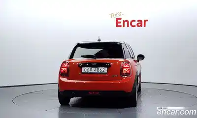 Mini Cooper 2019 1.5 гидро в Москве № 192082, миниатюра 4