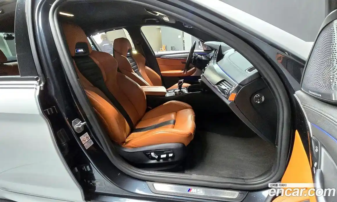 BMW M5 2018 4.4 гидро в Москве № 192131, фото 11
