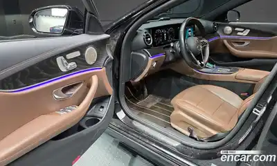 Mercedes-Benz E-Class 2022 2.0 гидро, миниатюра 11