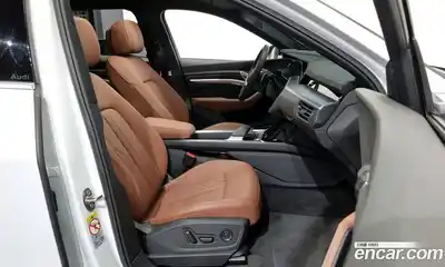 Audi Q8 e-tron 2024 0.3 гидро в Москве № 195886, миниатюра 11