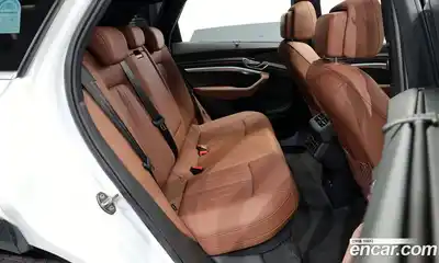Audi Q8 e-tron 2024 0.3 гидро в Москве № 195886, миниатюра 12