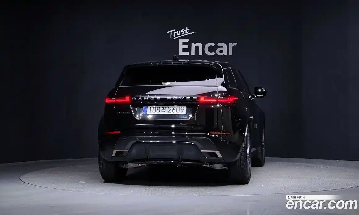 Land Rover Range-Rover Evoque 2025 2.0 гидро в Москве № 198036, фото 4