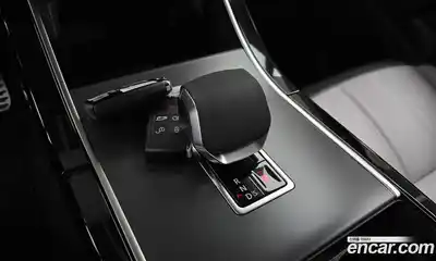 Land Rover Range-Rover Evoque 2025 2.0 гидро в Москве № 198036, миниатюра 9