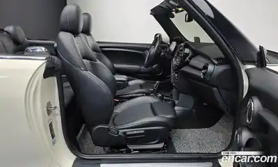 Mini Cooper Convertible 2021 1.5 гидро в Москве № 198404, миниатюра 11