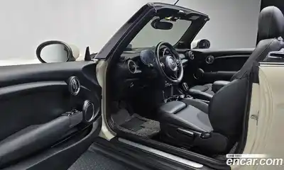 Mini Cooper Convertible 2021 1.5 гидро в Москве № 198404, миниатюра 10