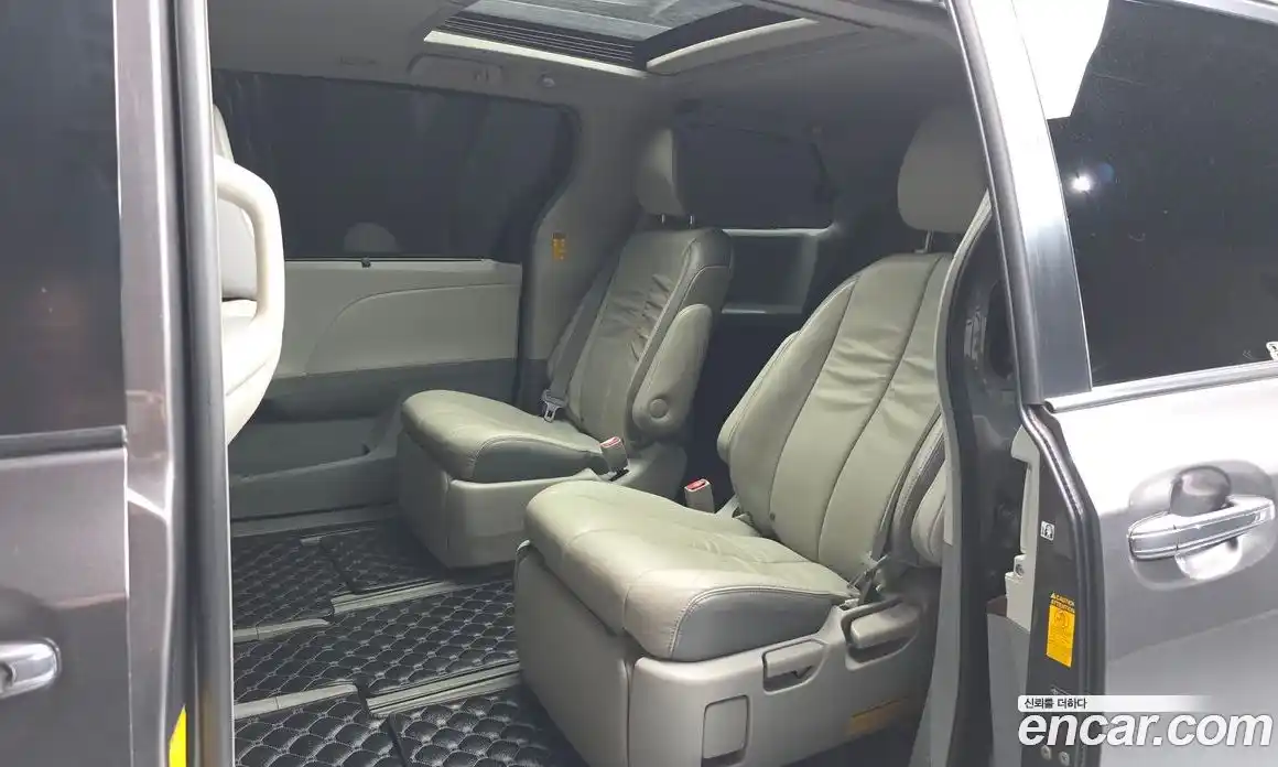 Toyota Sienna 2014 3.5 гидро в Москве № 199672, фото 12