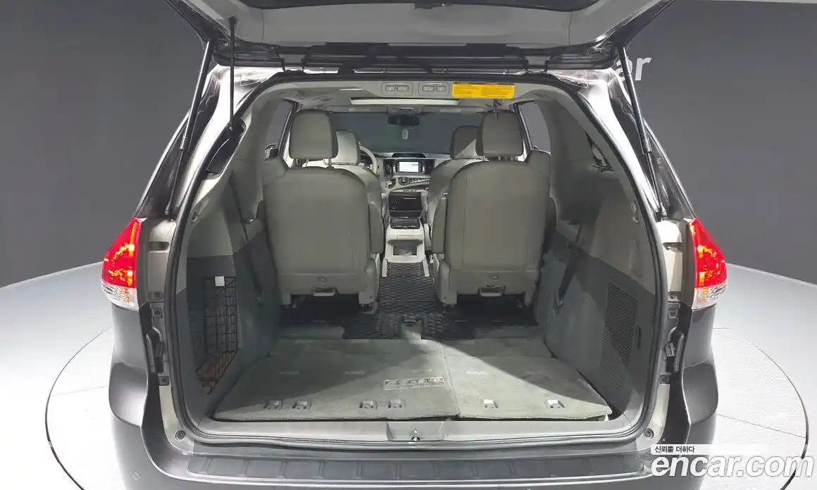 Toyota Sienna 2014 3.5 гидро в Москве № 199672, фото 20
