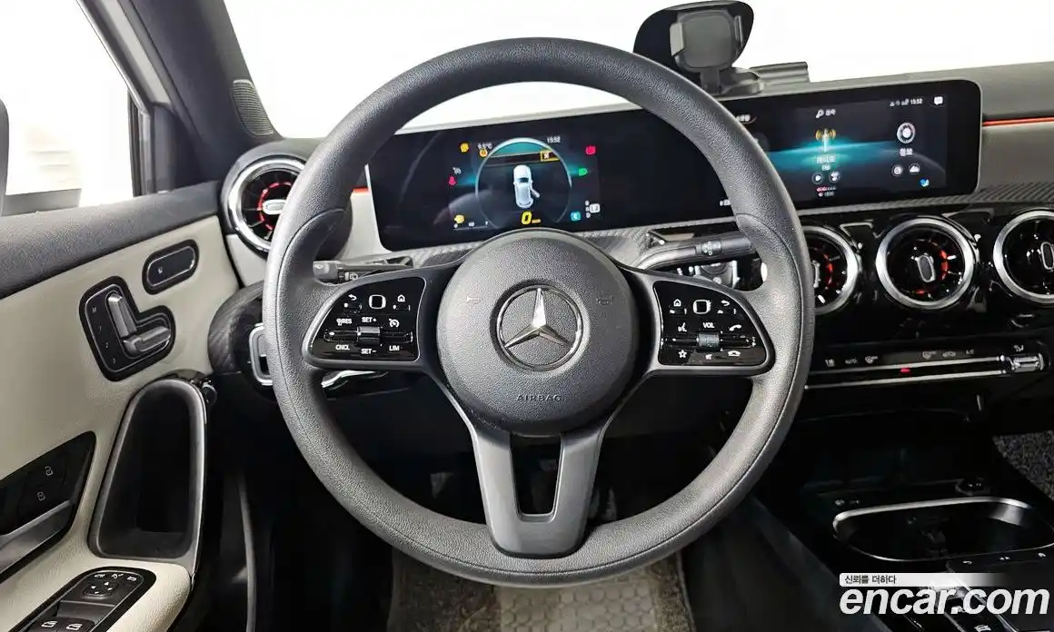 Mercedes-Benz A-Class 2020 2.0 гидро в Москве № 204490, фото 13