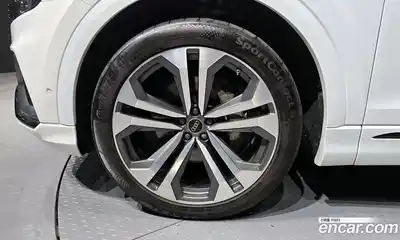 Audi Q8 2023 3.0 гидро в Москве № 212302, миниатюра 5