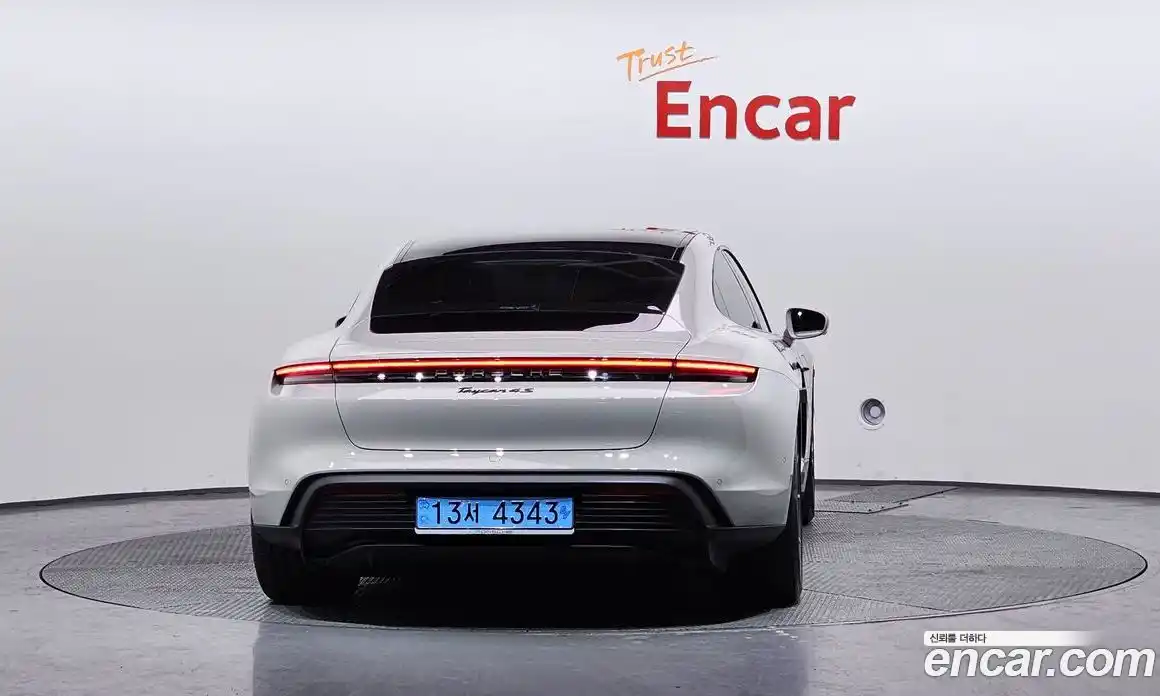 Porsche Taycan 2025 0.1 гидро в Москве № 212966, фото 4