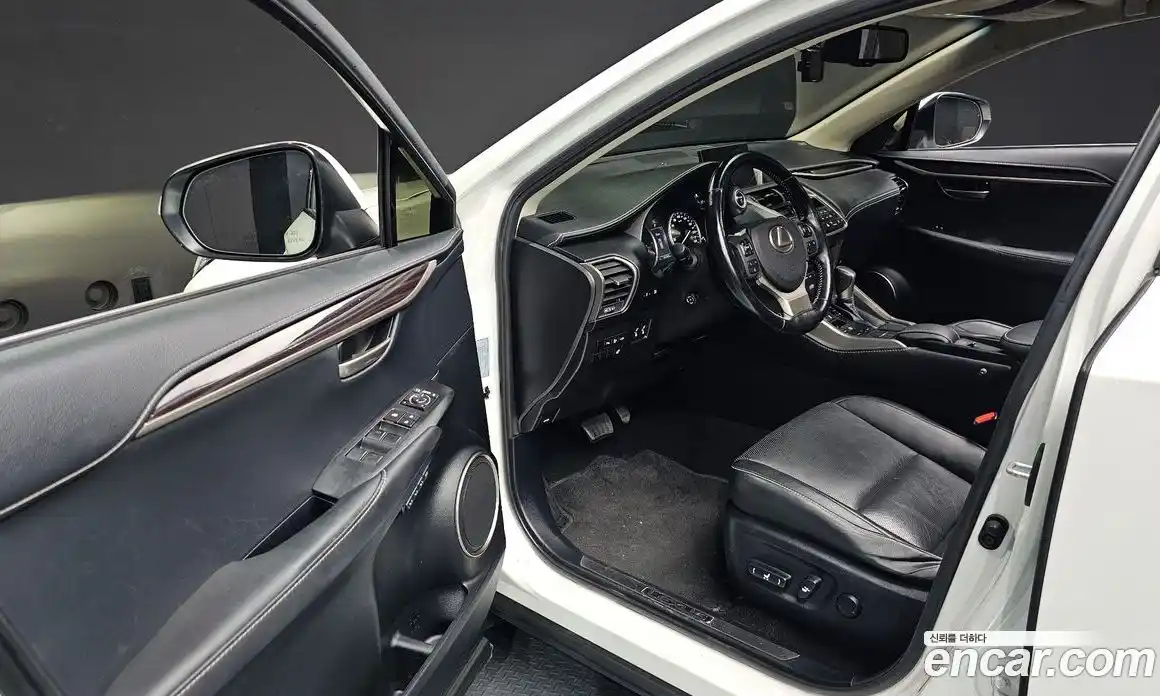 Lexus NX 2016 2.5 гидро в Москве № 214596, фото 11