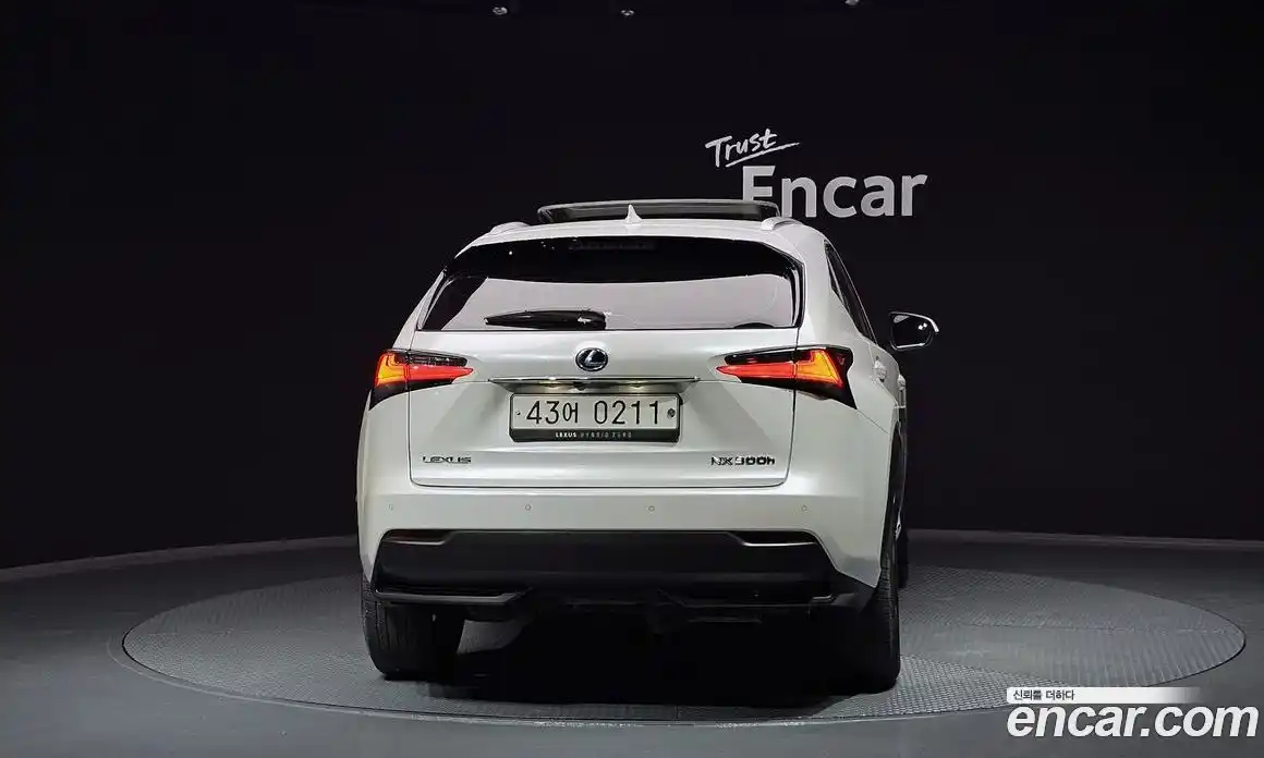 Lexus NX 2016 2.5 гидро в Москве № 214596, фото 4