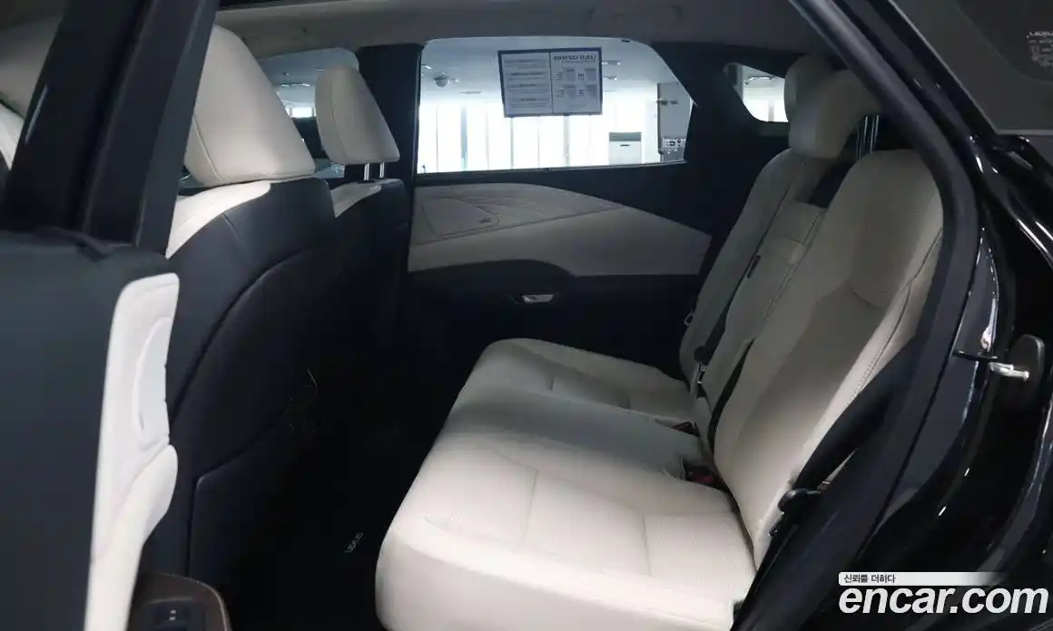 Lexus RX 2024 2.5 вариатор в Москве № 214760, фото 10
