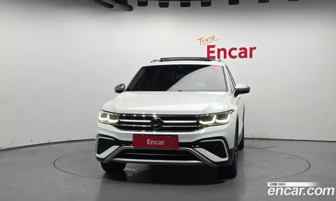 Volkswagen Tiguan 2023 2.0 гидро в Москве № 214993, фото 3