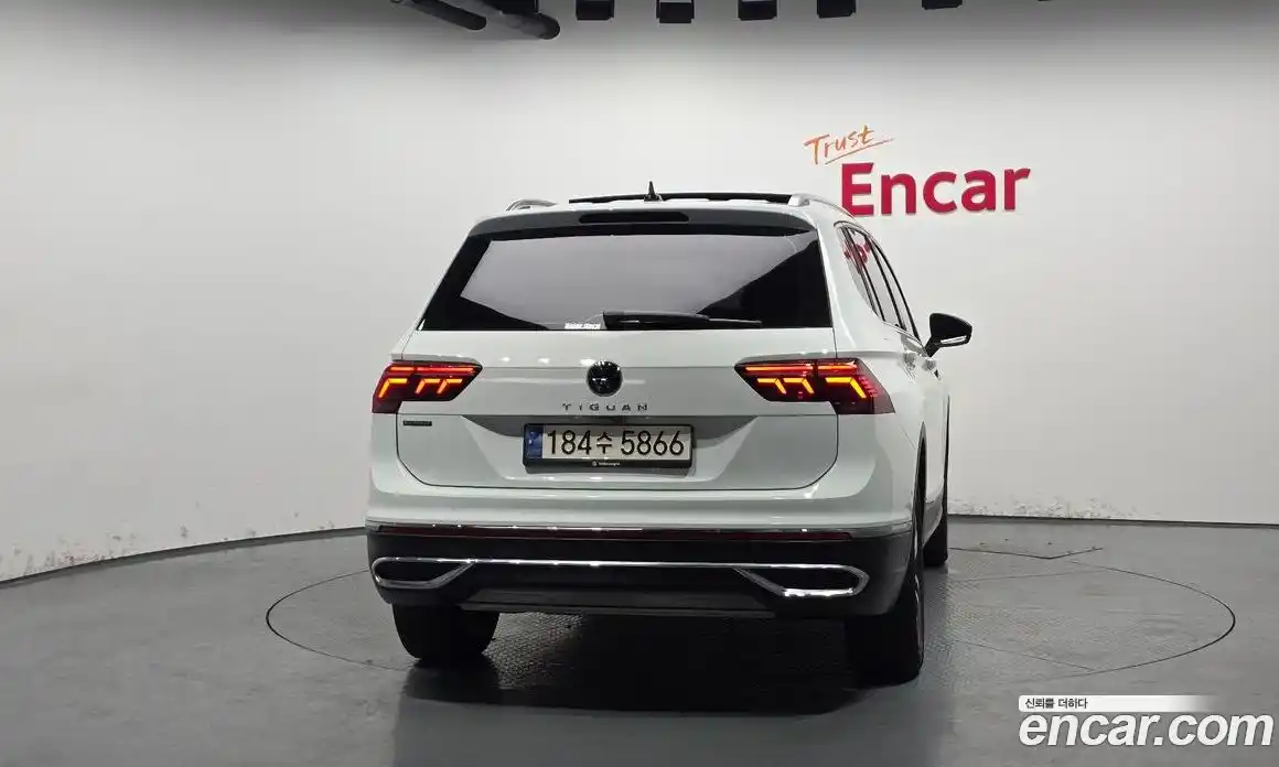 Volkswagen Tiguan 2023 2.0 гидро в Москве № 214993, фото 4