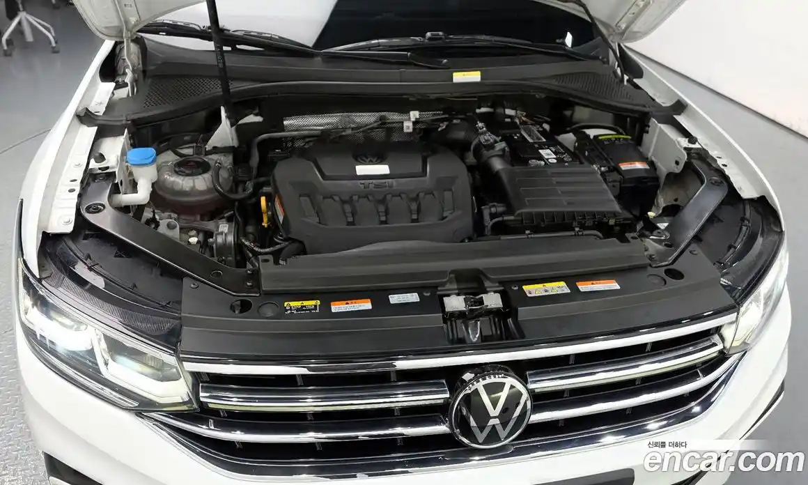 Volkswagen Tiguan 2023 2.0 гидро в Москве № 214993, фото 6